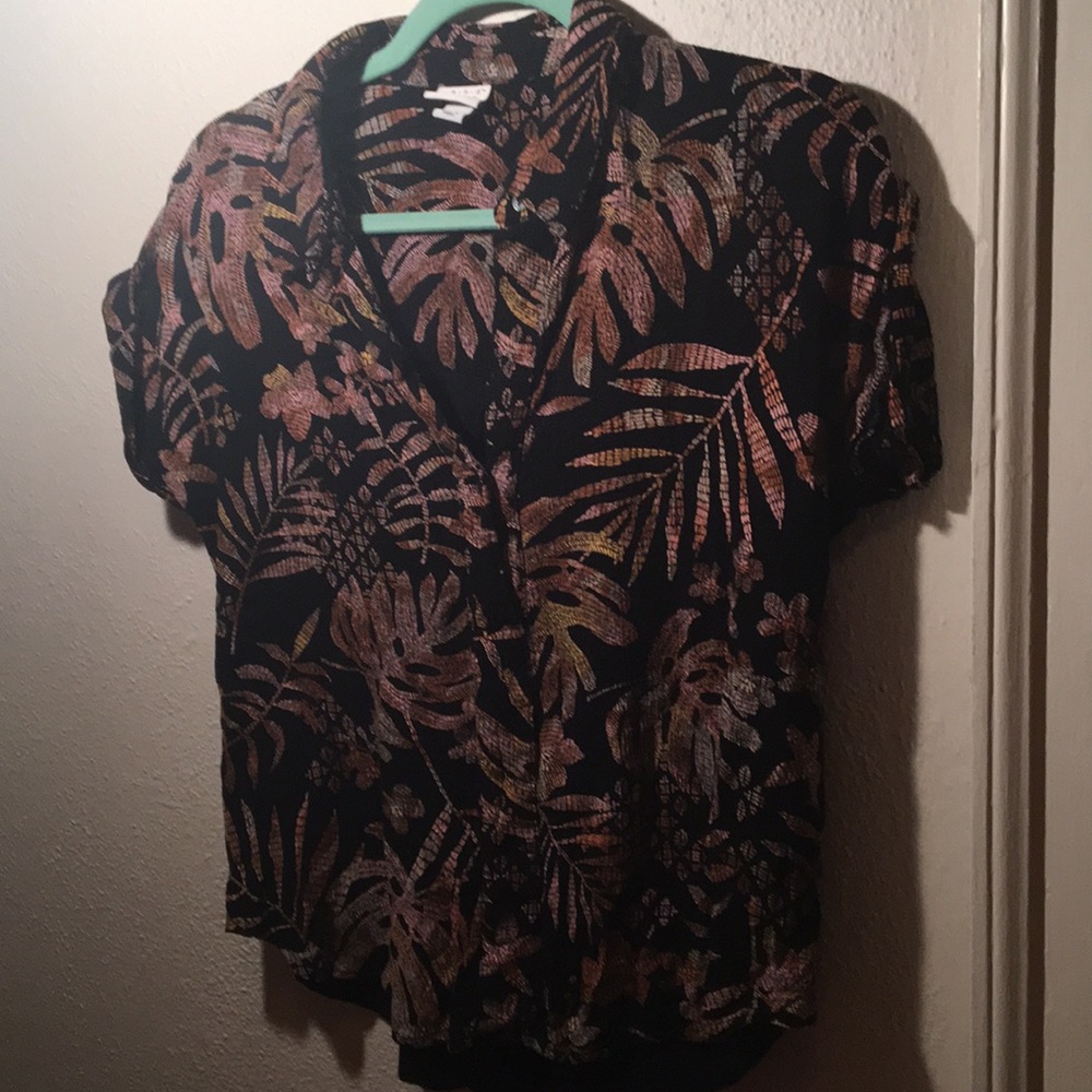 Tropical print buttoned shirt
